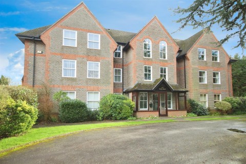 West Drive, Sonning, Reading