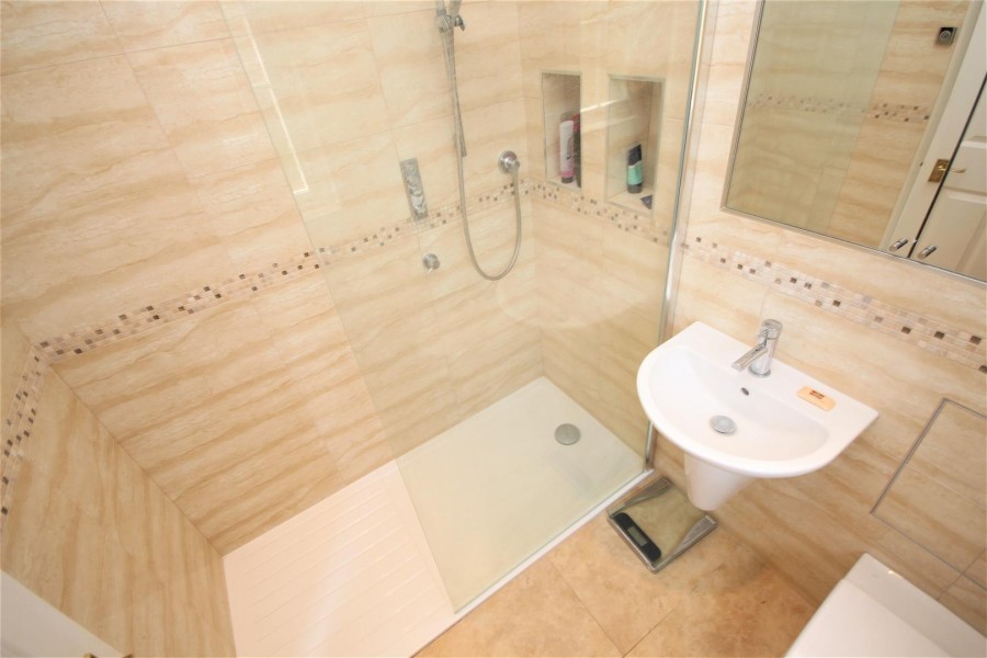 Images for Broad Hinton, Twyford, Reading EAID:wentworthapi BID:3
