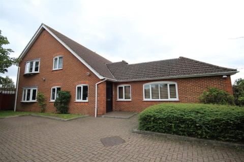 Longfield court, Twyford, Reading