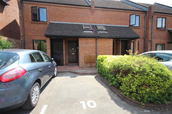 View Full Details for Station Road, Twyford, Reading - EAID:wentworthapi, BID:3