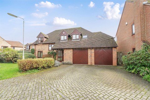 The Hawthorns, Charvil, Reading, Berkshire, RG10