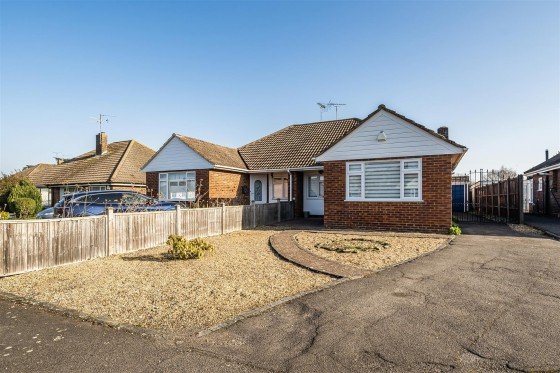 View Full Details for Paddock Heights, Twyford, Reading - EAID:wentworthapi, BID:3