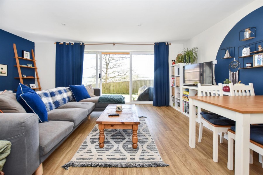 Images for Farmborough View, Bath Road EAID:wentworthapi BID:5