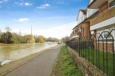 De Montfort Road, Reading - EAID:wentworthapi, BID:3