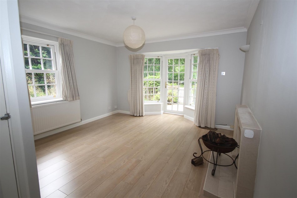 Images for Hill Lands, Wargrave, Reading EAID:wentworthapi BID:3