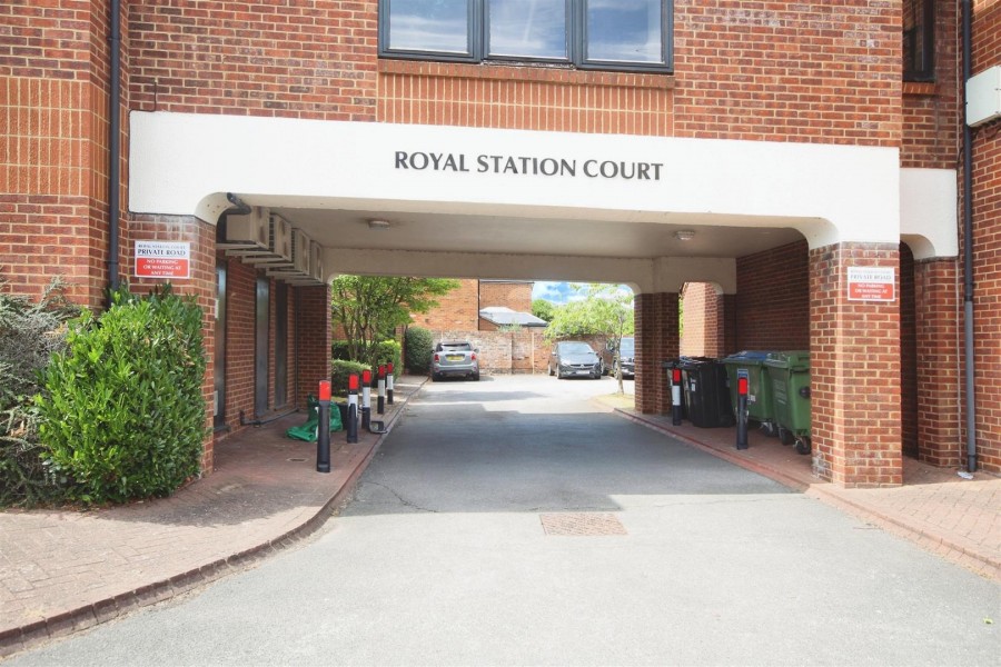 Images for Station Road, Twyford, Reading, Berkshire, RG10 EAID:wentworthapi BID:3