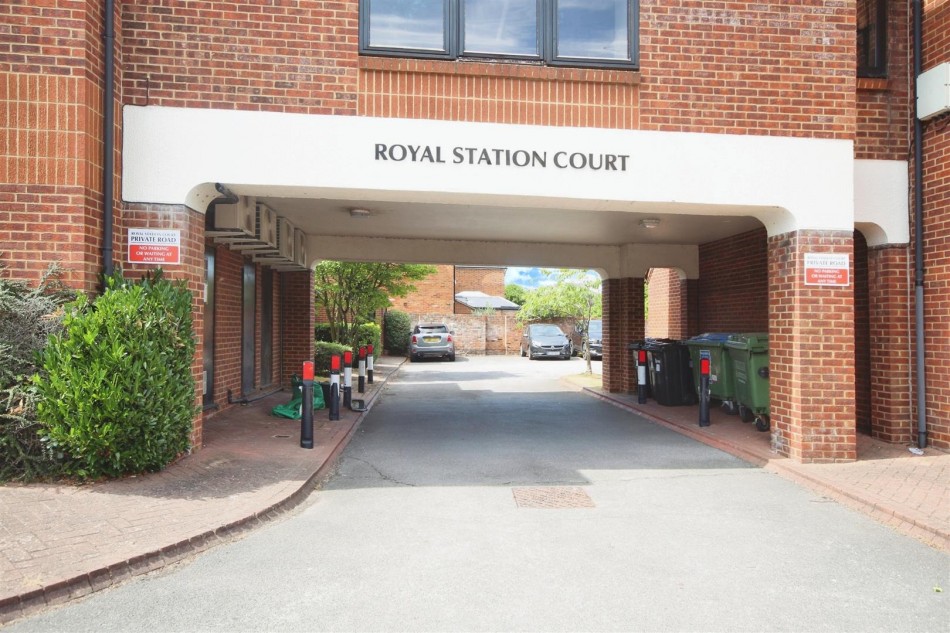 Images for Station Road, Twyford, Reading, Berkshire, RG10 EAID:wentworthapi BID:3