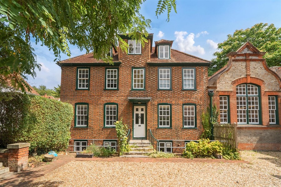 Images for 41 High Street, Twyford, Reading, Berkshire, RG10 EAID:wentworthapi BID:3