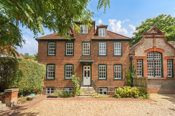 View Full Details for 41 High Street, Twyford, Reading, Berkshire, RG10 - EAID:wentworthapi, BID:3