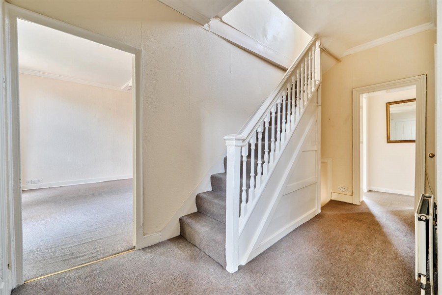 Images for 41 High Street, Twyford, Reading, Berkshire, RG10 EAID:wentworthapi BID:3