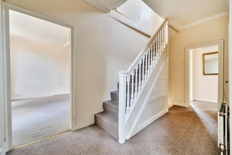 Images for 41 High Street, Twyford, Reading, Berkshire, RG10 EAID:wentworthapi BID:3
