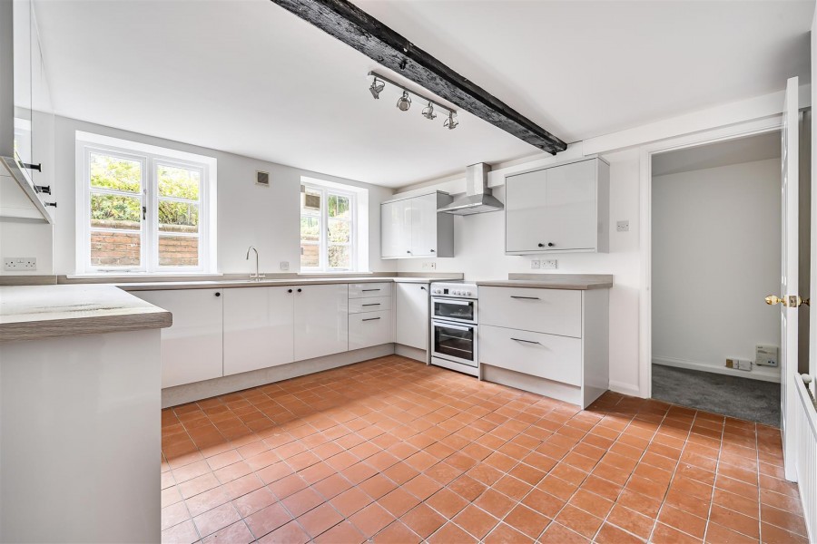 Images for 41 High Street, Twyford, Reading, Berkshire, RG10 EAID:wentworthapi BID:3
