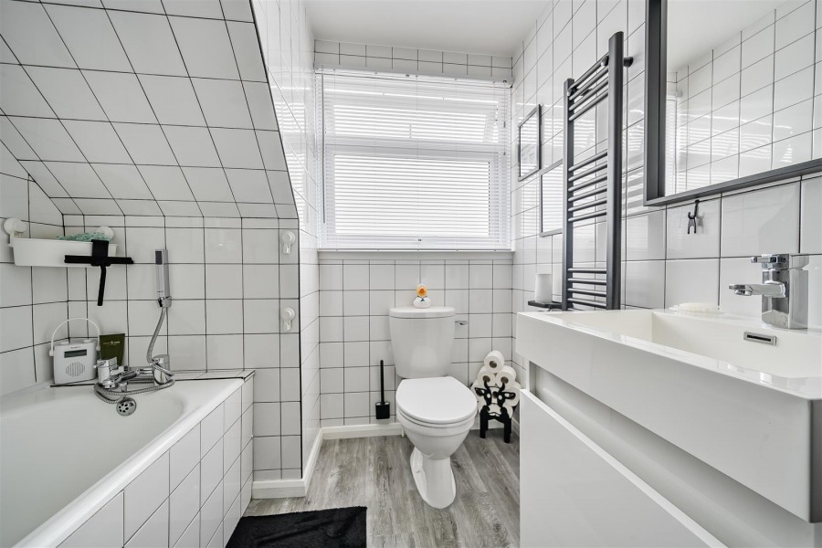 Images for Headley Close, Woodley, Reading EAID:wentworthapi BID:3