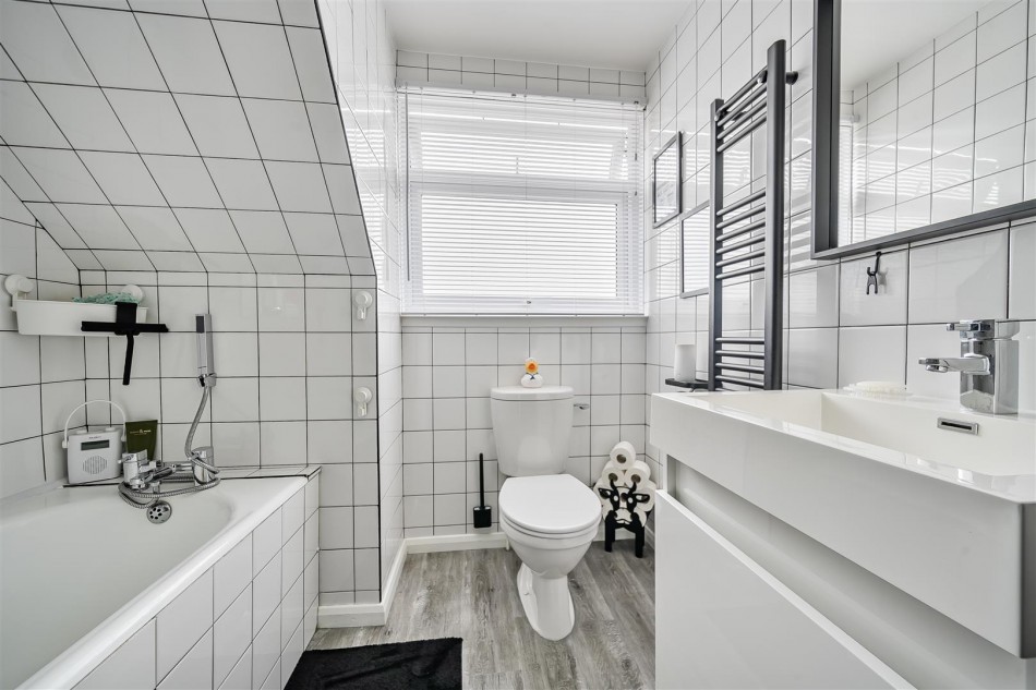 Images for Headley Close, Woodley, Reading EAID:wentworthapi BID:3