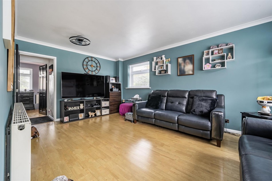 Images for Headley Close, Woodley, Reading EAID:wentworthapi BID:3