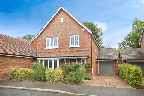 Lance Way, Arborfield Green, Reading, RG2