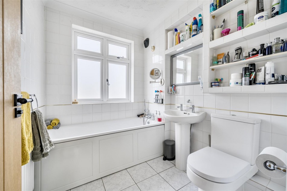 Images for Western Avenue, Woodley, Reading, Berkshire, RG5 EAID:wentworthapi BID:3