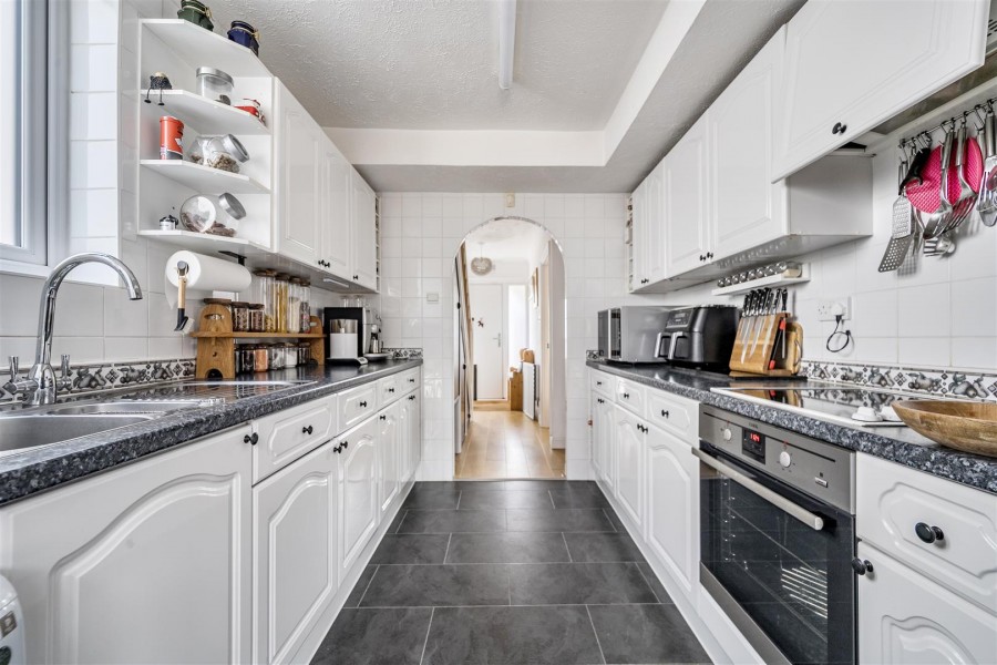 Images for Western Avenue, Woodley, Reading, Berkshire, RG5 EAID:wentworthapi BID:3