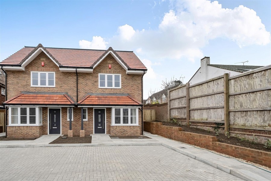 Images for Old Bath Road, Charvil, Reading, Berkshire, RG10 EAID:wentworthapi BID:3