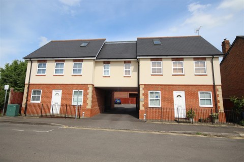 The Grove, Twyford, Reading, Berkshire, RG10 - EAID:wentworthapi, BID:3