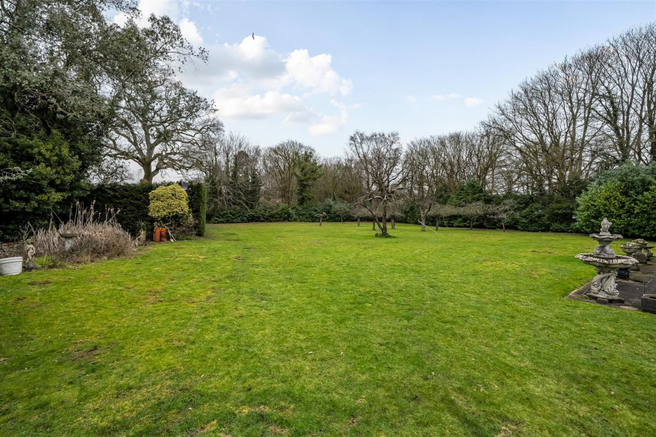 Images for Bath Road, Hare Hatch, Reading, Berkshire, RG10 EAID:wentworthapi BID:3