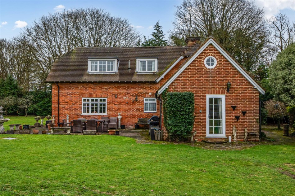 Images for Bath Road, Hare Hatch, Reading, Berkshire, RG10 EAID:wentworthapi BID:3