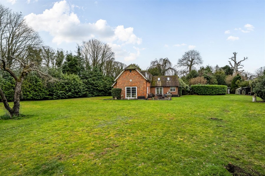 Images for Bath Road, Hare Hatch, Reading, Berkshire, RG10 EAID:wentworthapi BID:3