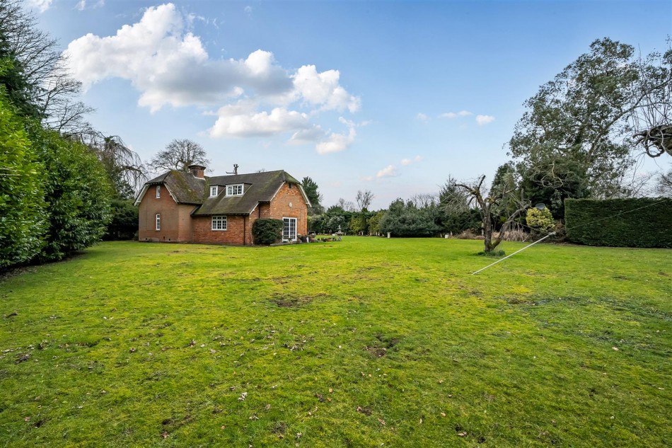 Images for Bath Road, Hare Hatch, Reading, Berkshire, RG10 EAID:wentworthapi BID:3