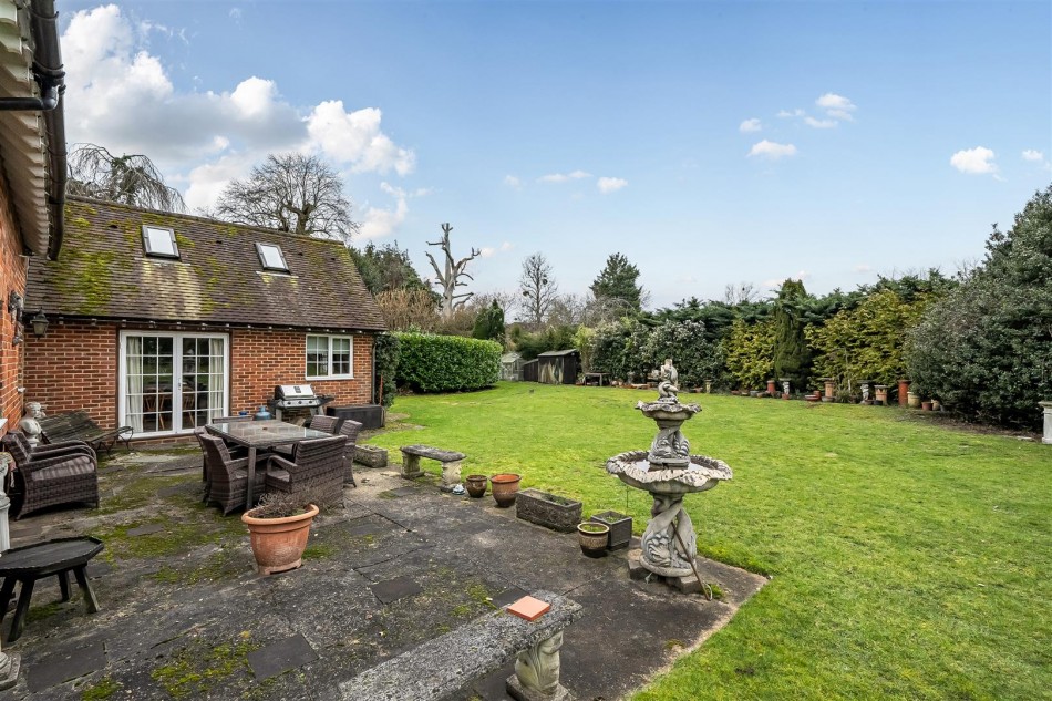 Images for Bath Road, Hare Hatch, Reading, Berkshire, RG10 EAID:wentworthapi BID:3