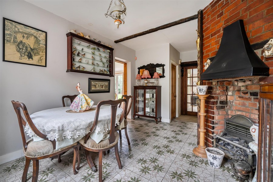 Images for Bath Road, Hare Hatch, Reading, Berkshire, RG10 EAID:wentworthapi BID:3