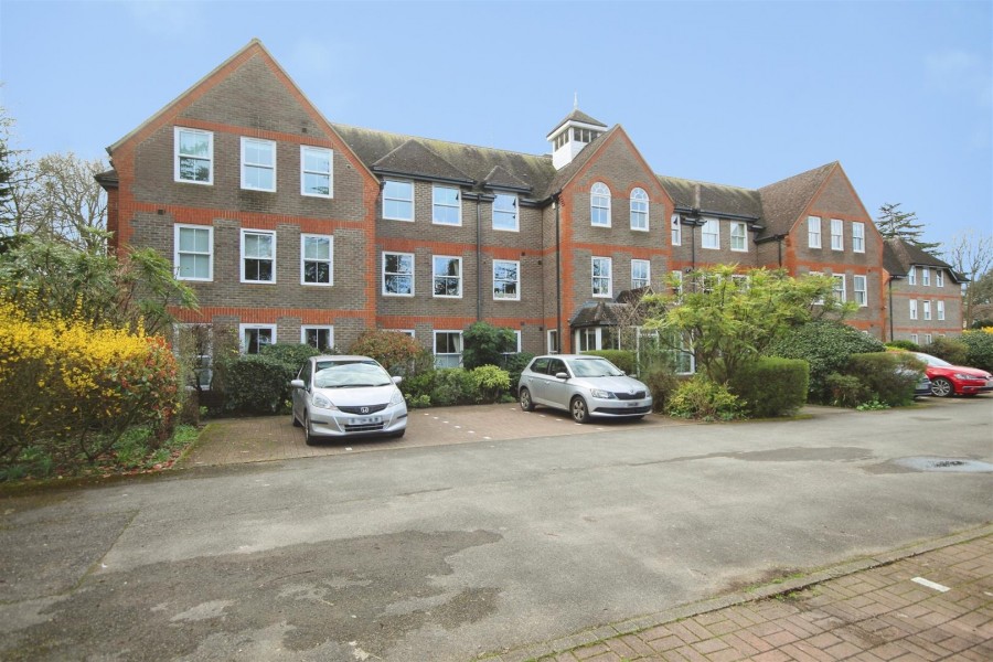 Images for West court, Sonning, Reading, Berkshire, RG4 EAID:wentworthapi BID:3