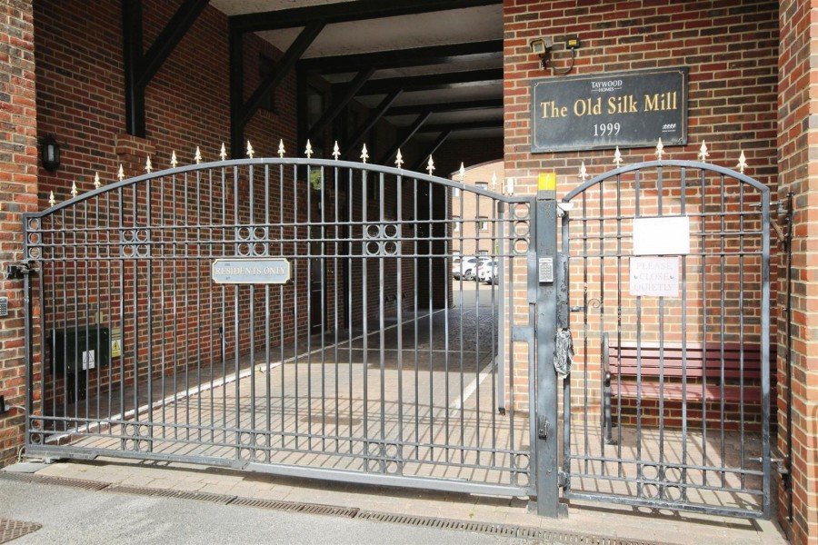 Images for Silk Lane, Twyford, EAID:wentworthapi BID:3
