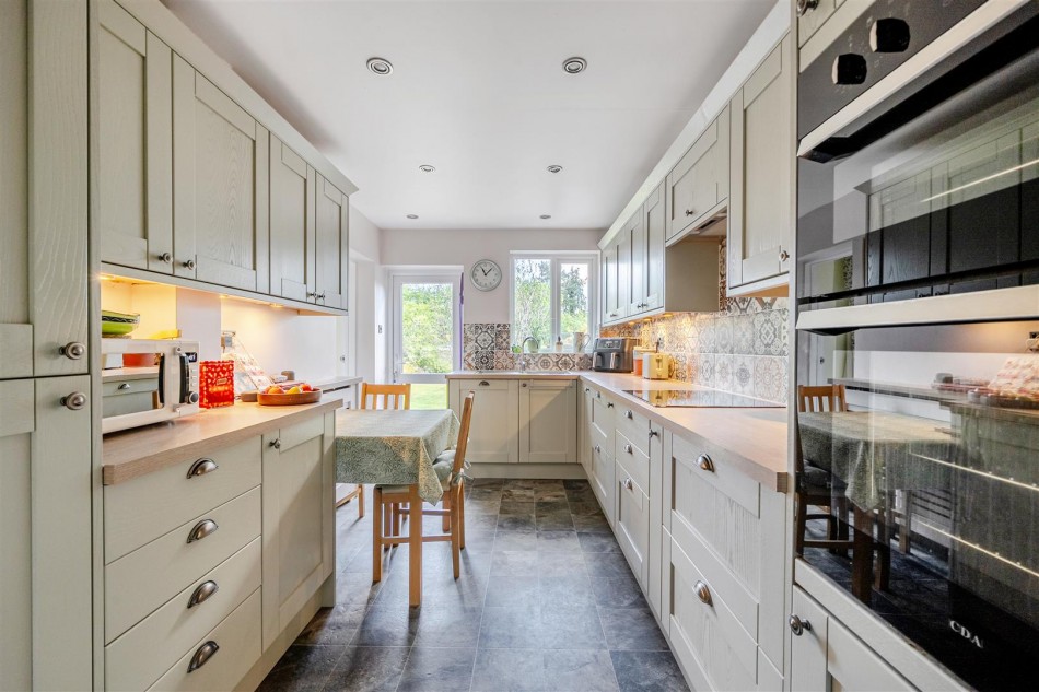 Images for Park Lane, Charvil, Reading, Berkshire, RG10 EAID:wentworthapi BID:3