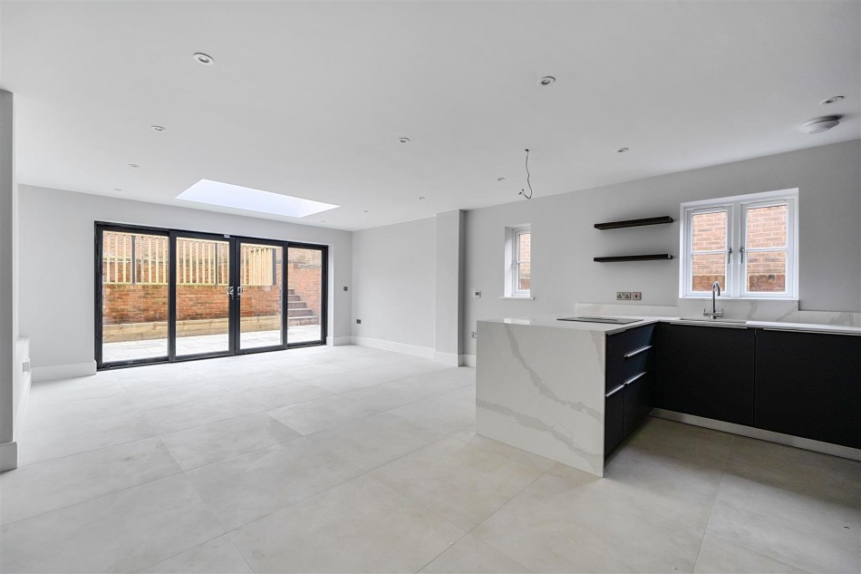 Images for Old Bath Road, Charvil, Reading, Berkshire, RG10 EAID:wentworthapi BID:3
