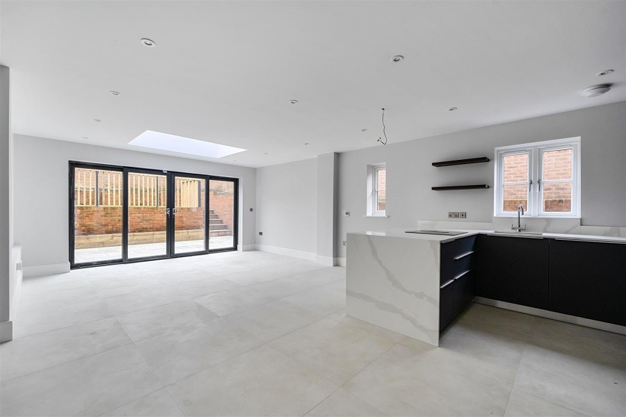 Images for Old Bath Road, Charvil, Reading, Berkshire, RG10 EAID:wentworthapi BID:3