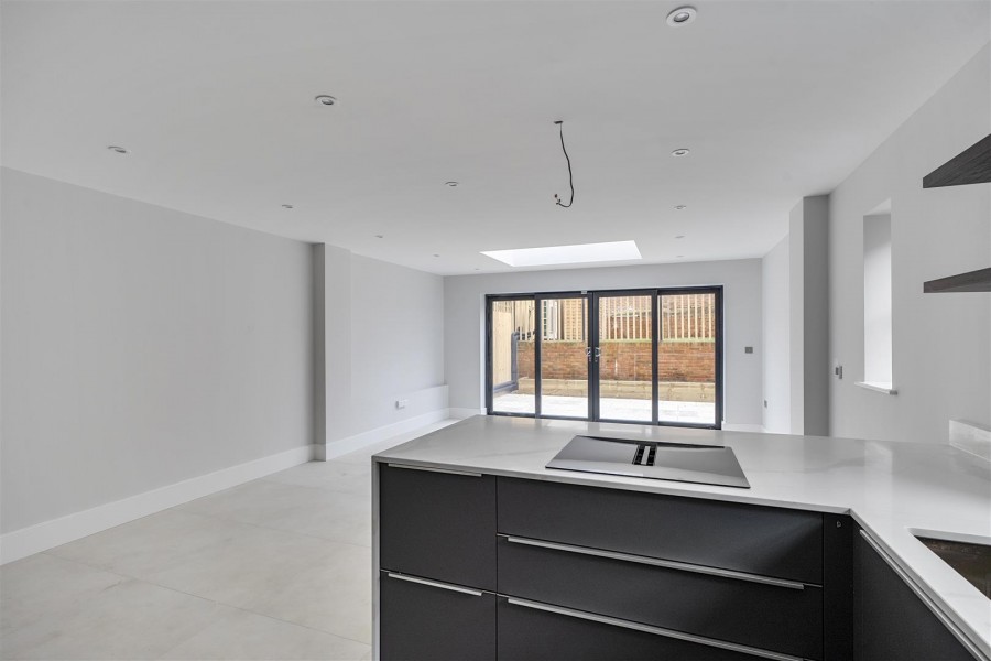 Images for Old Bath Road, Charvil, Reading, Berkshire, RG10 EAID:wentworthapi BID:3