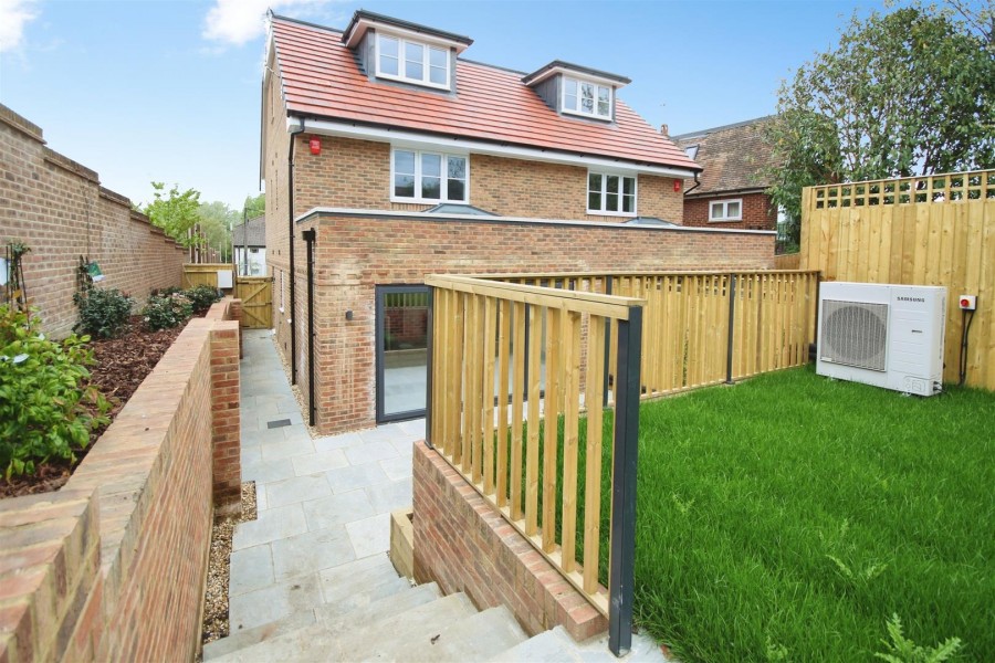 Images for Old Bath Road, Charvil, Reading, Berkshire, RG10 EAID:wentworthapi BID:3