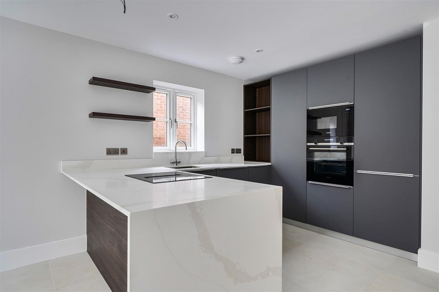 Images for Old Bath Road, Charvil, Reading, Berkshire, RG10 EAID:wentworthapi BID:3