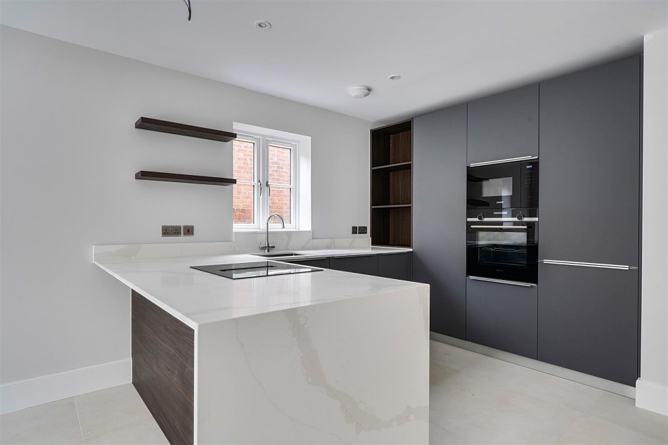 Images for Old Bath Road, Charvil, Reading, Berkshire, RG10 EAID:wentworthapi BID:3