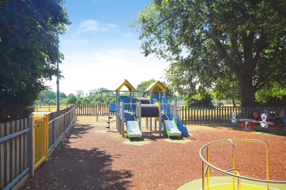 Images for East Park Farm Drive, Charvil, Reading, Berkshire, RG10 EAID:wentworthapi BID:3