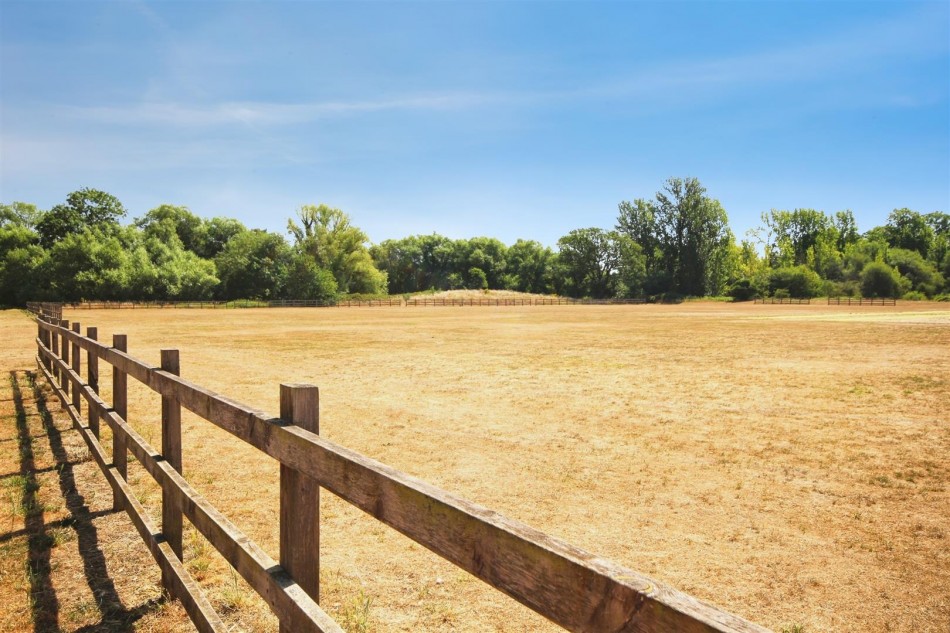 Images for East Park Farm Drive, Charvil, Reading, Berkshire, RG10 EAID:wentworthapi BID:3