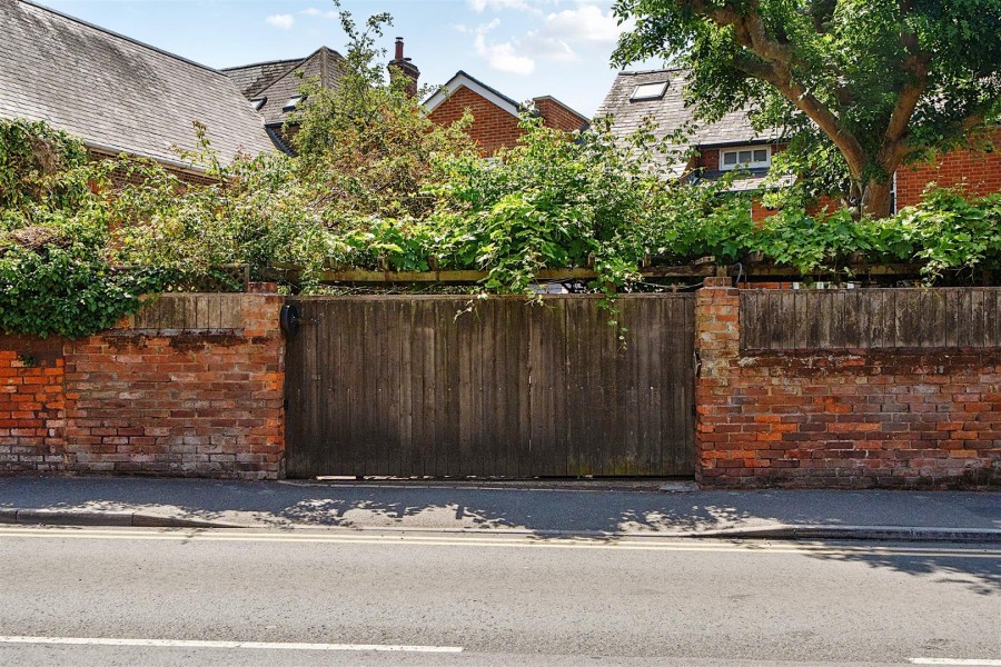 Images for Station Road, Twyford, Reading, Berkshire, RG10 EAID:wentworthapi BID:3