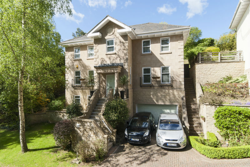 37 Gainsborough Gardens WentWorth Estate Agents