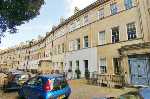 Courtyard Apartment, 25 Grosvenor Place